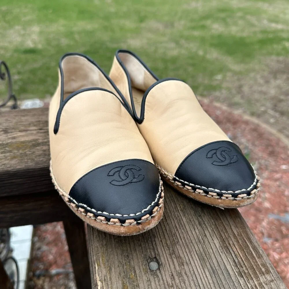 CHANEL 19C Lambskin Beige/Black Mocassins Loafers W/Box women's Size 40